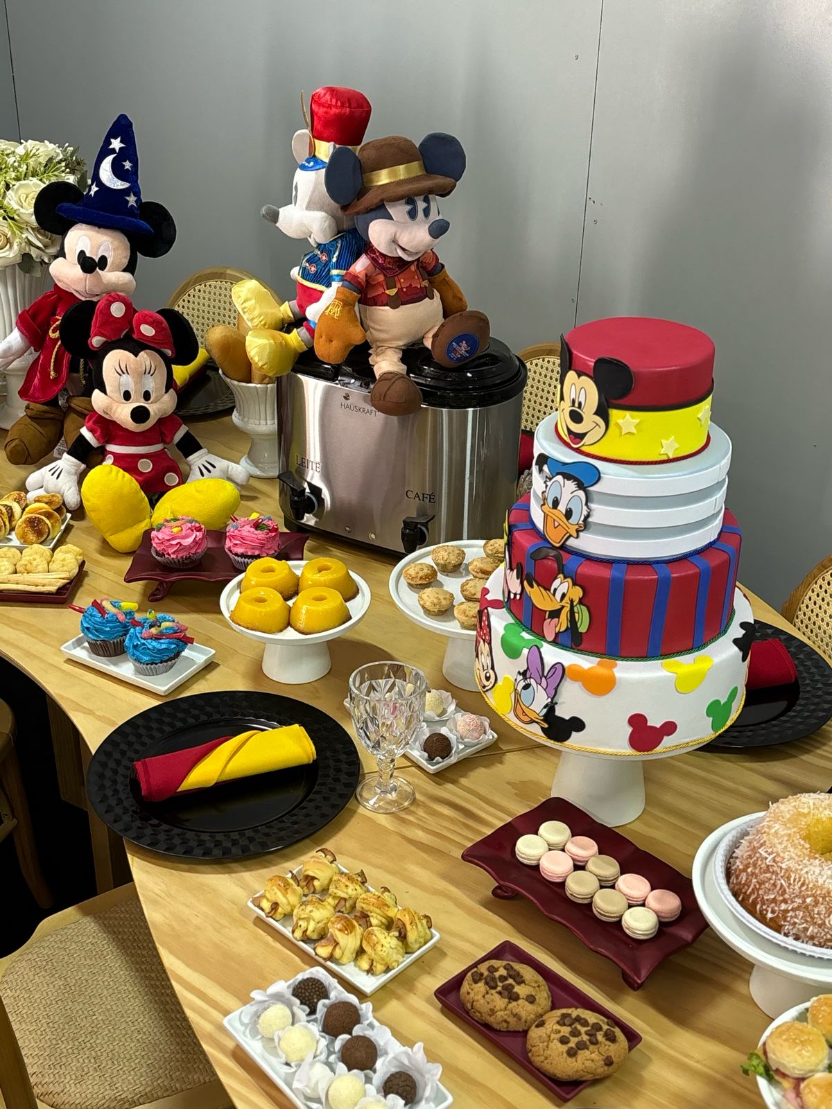 Disney cores do Mickey