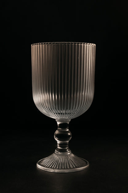 Taça Friso Transparente em fundo escuro